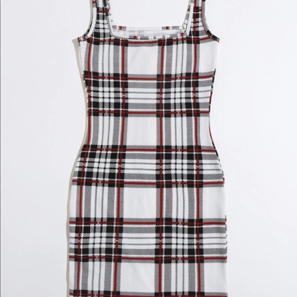 3x 4x Plaid white Black Red knee length plus dress - Picture 3 of 7
